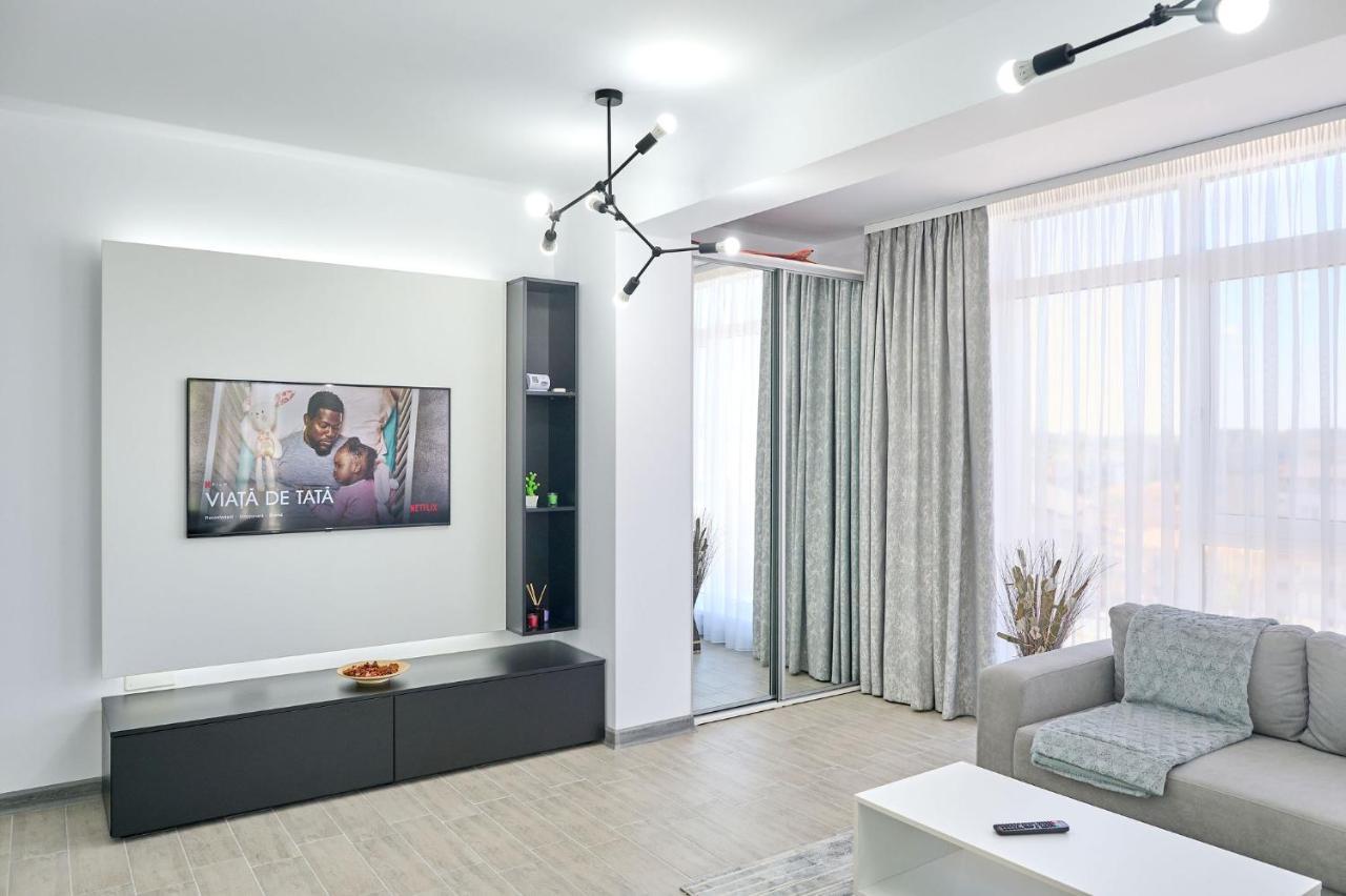 Seascape Apartment Spa N Pool Beach Resort Mamaia Exteriör bild