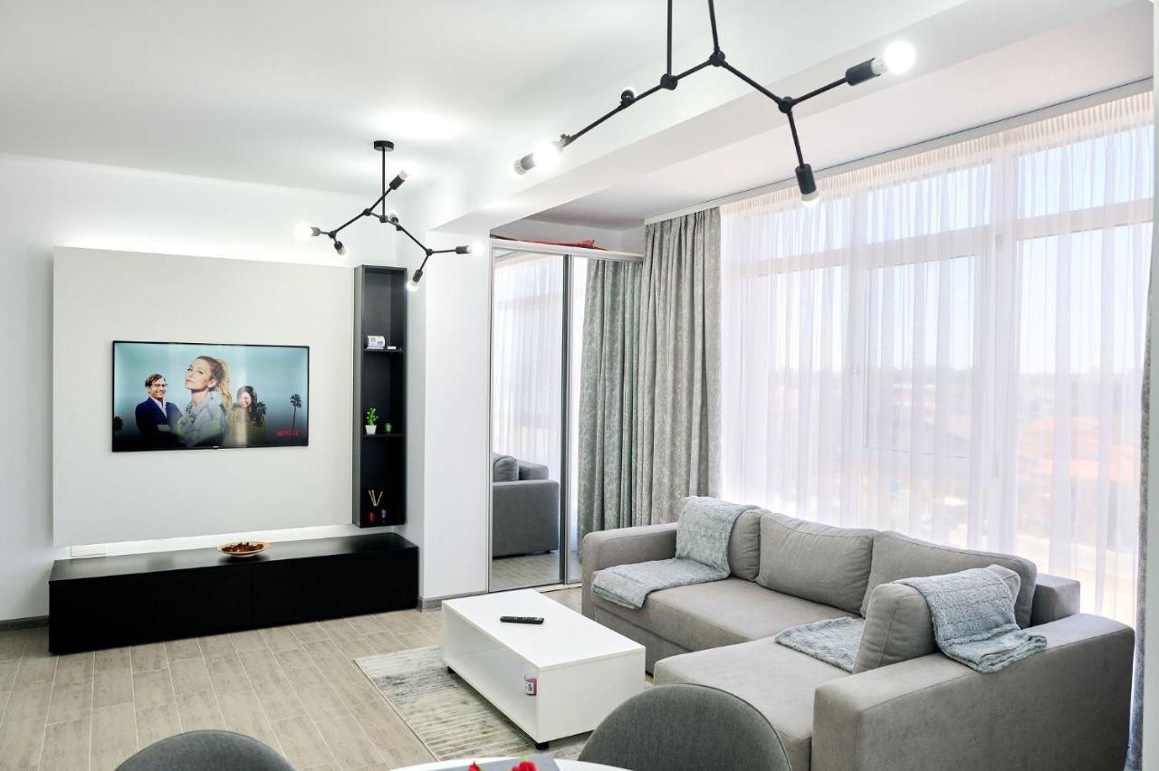 Seascape Apartment Spa N Pool Beach Resort Mamaia Exteriör bild