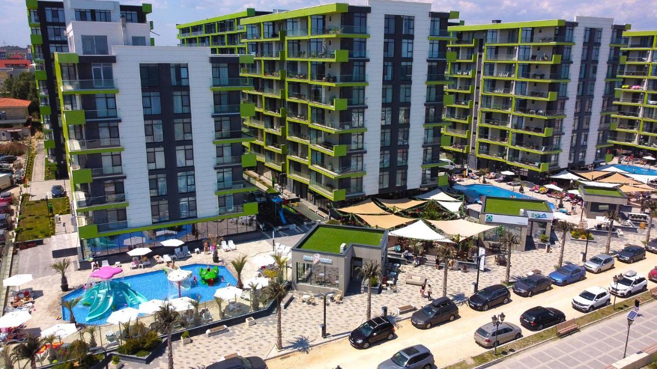 Seascape Apartment Spa N Pool Beach Resort Mamaia Exteriör bild