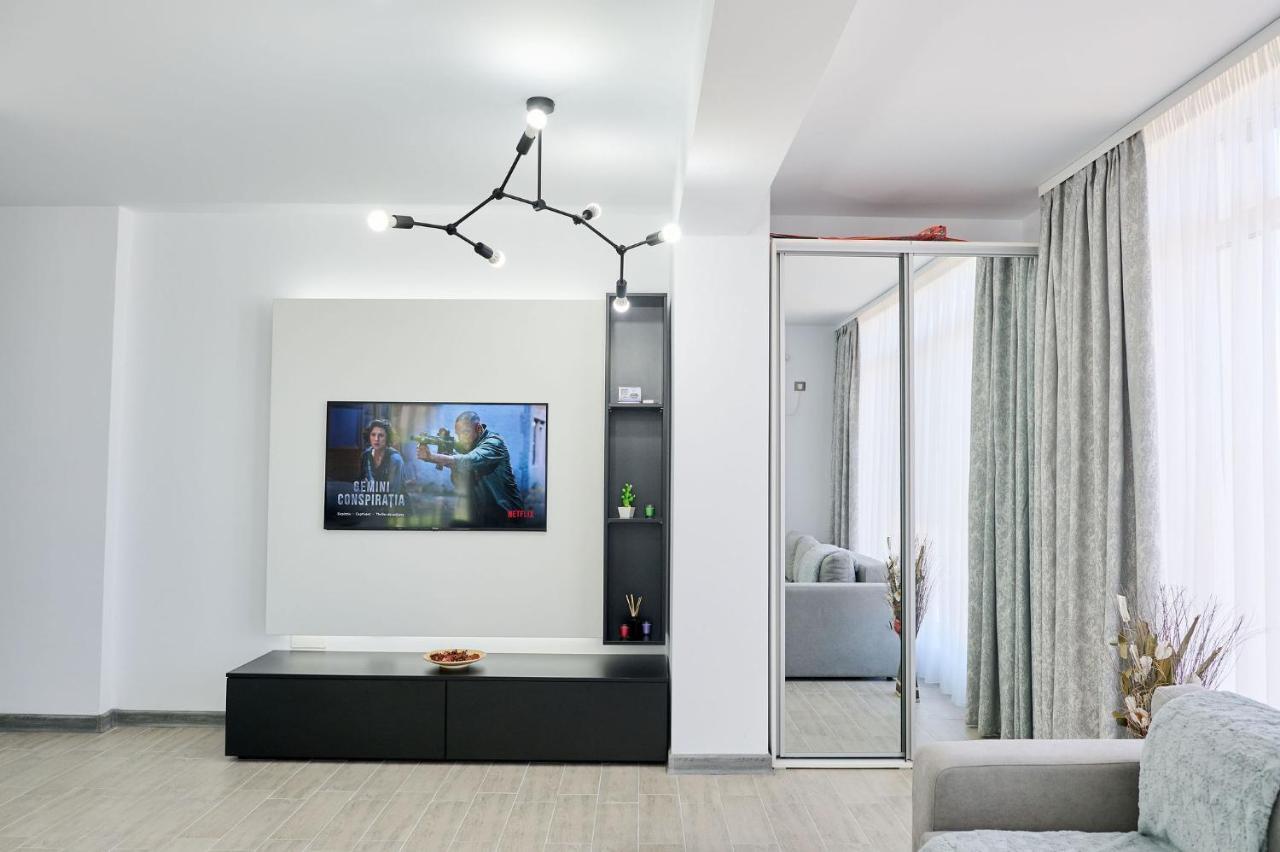 Seascape Apartment Spa N Pool Beach Resort Mamaia Exteriör bild